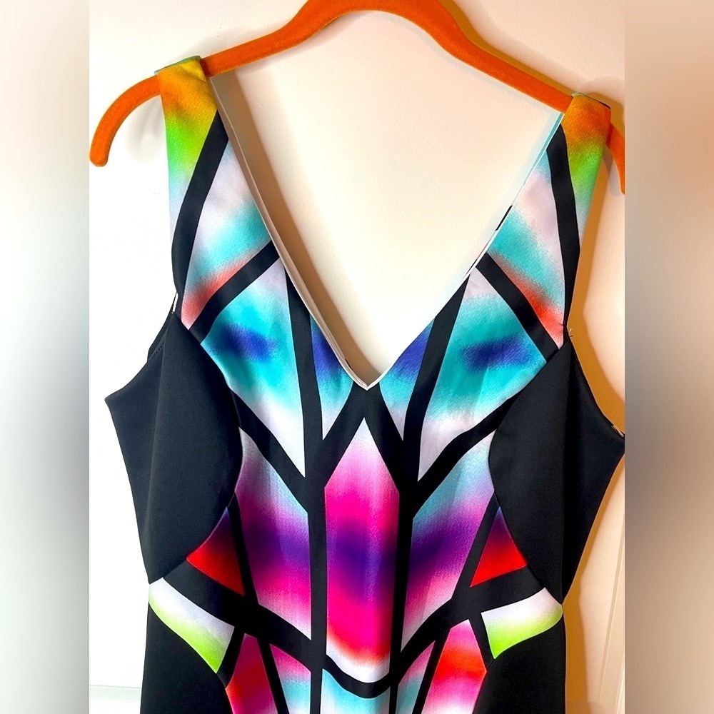 Bisou Bisou Vibrant Geometric Scuba Black Dress. 95% Polyester. 5% Spandex - Picture 2 of 6